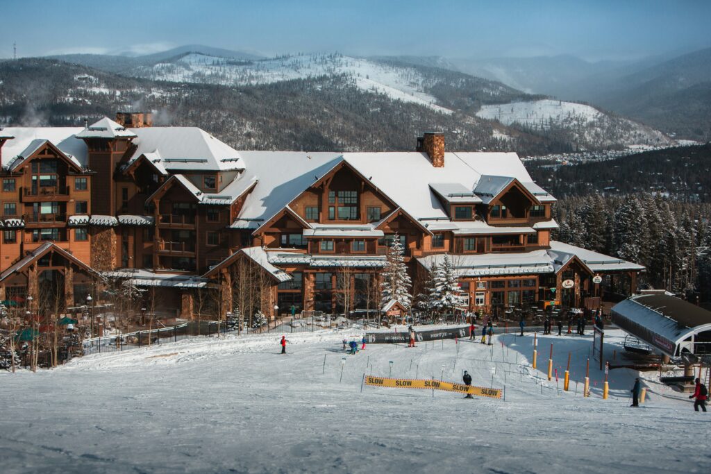 how much does a ski trip in colorado cost